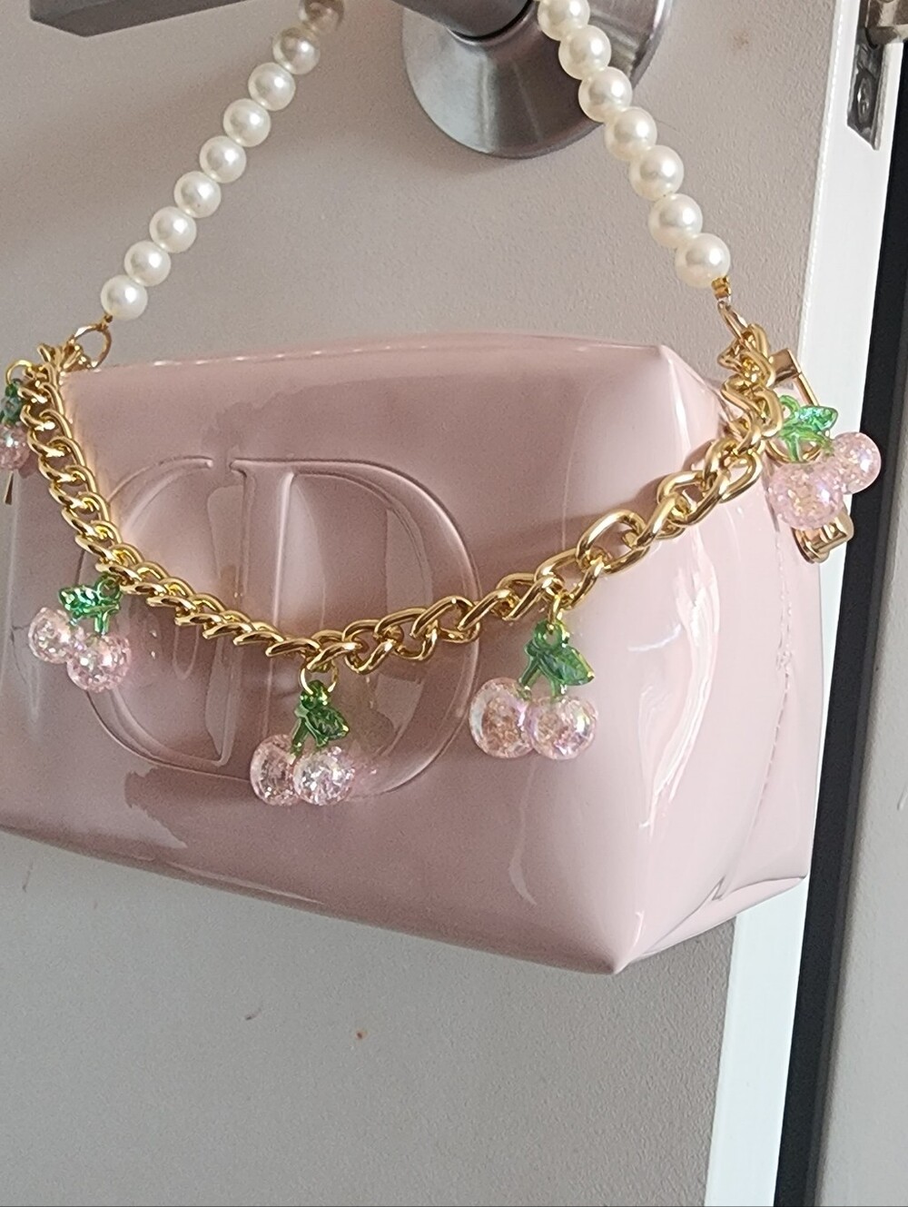 Dior Light Pink Patent CD logo Zip Pouch Clutch Bag With Pearl Gold Chain Strap - Picture 8 of 10